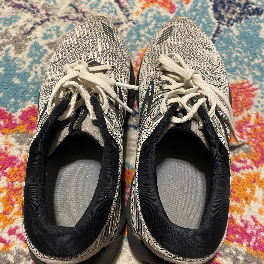 Brooks - Picture 2 of 9